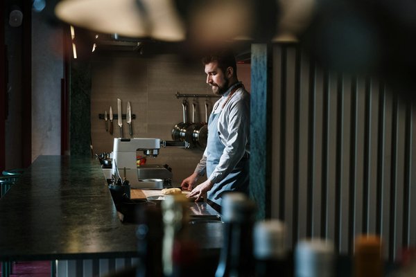 What Are the Key Benefits of a Sleek and Slim UK Kitchen Design?